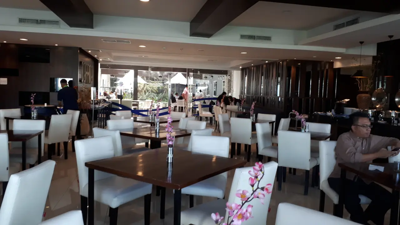 Cofano Bistro & Cafe - Core Hotel