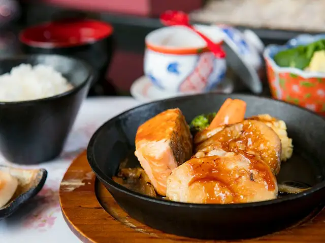 Gambar Makanan ISEYA Sukiyaki Robatayaki Japanese Restaurant 11