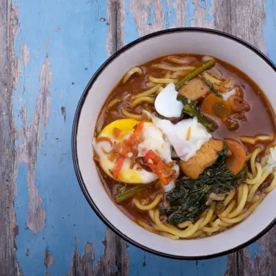 HOT MEE KARI NYONYA