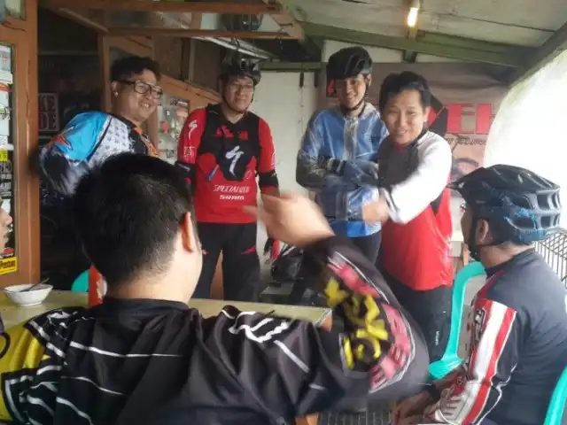 Gambar Makanan Base Camp MTB "Warung Mang Ade" Puncak 9