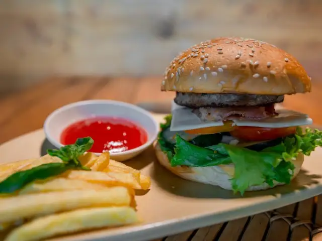 Gambar Makanan Meet Point -By Fukuya, Cafe And Lounge 15