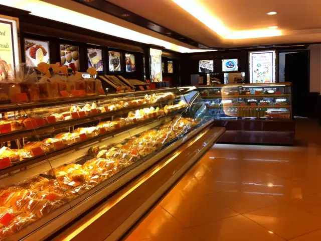 Gambar Makanan Holland Bakery 7