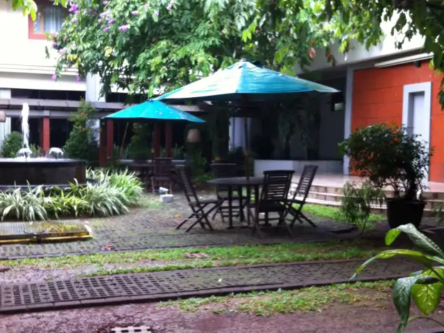 Gambar Makanan Garden Cafe - Hotel Bumi Wiyata 6