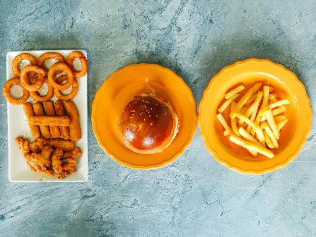 Dejavu Burger'nin yemek ve ambiyans fotoğrafları 1