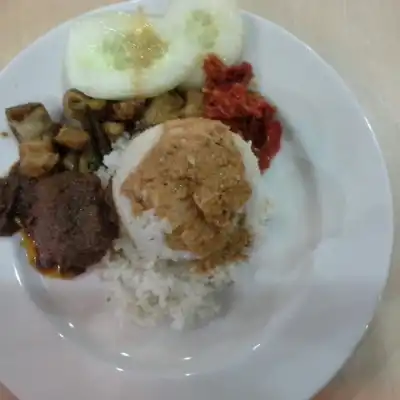 Rumah Makan Padang Pergaulan