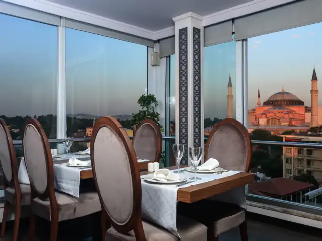 Panoramic Restaurant - Adamar Hotel'nin yemek ve ambiyans fotoğrafları 4