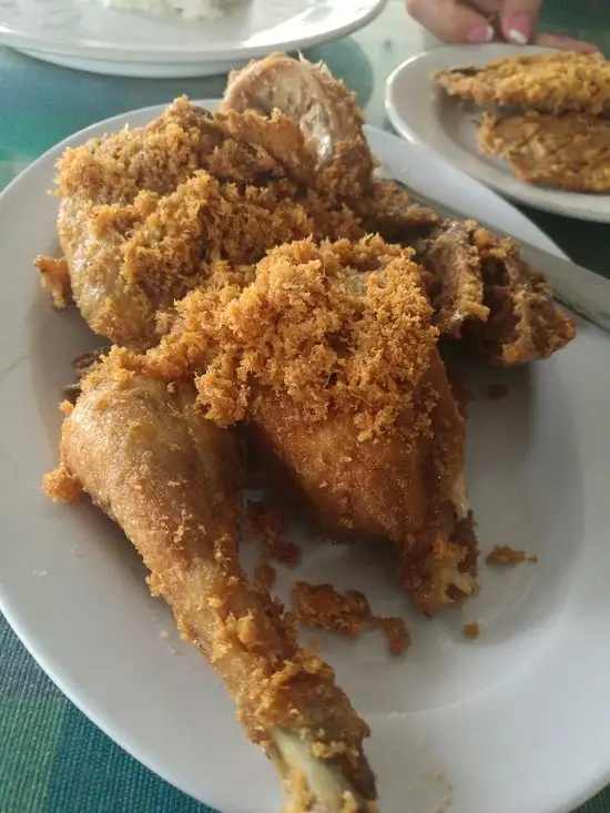 Gambar Makanan Ayam Goreng Suharti 15