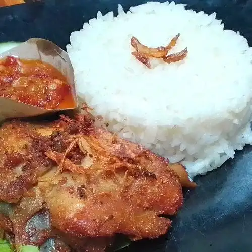 Gambar Makanan Ayam Teriyaki Dan Burger Larissa, Kadipiro 3