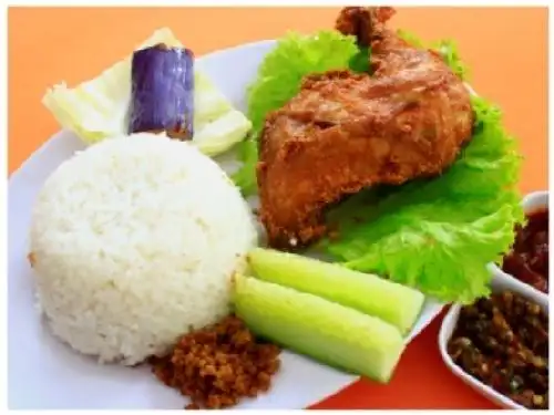 Ayam Lepas, Lampriet