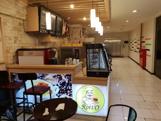 Roti'O Discovery Shopping Mal