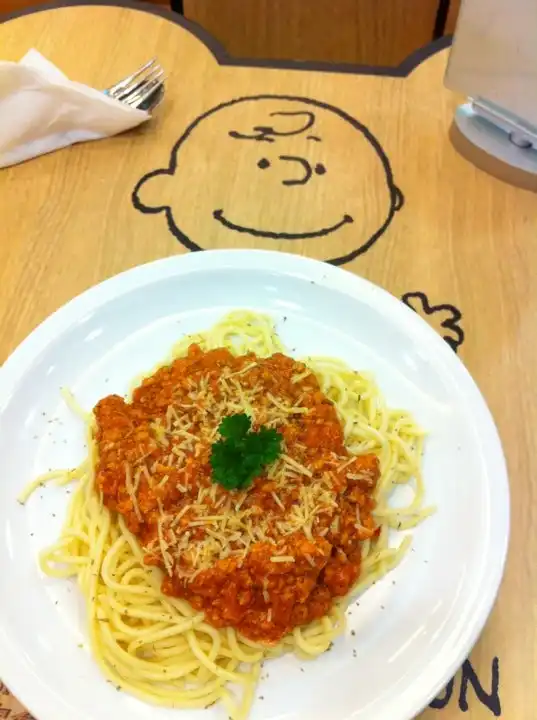 Charlie Brown Café Food Photo 8