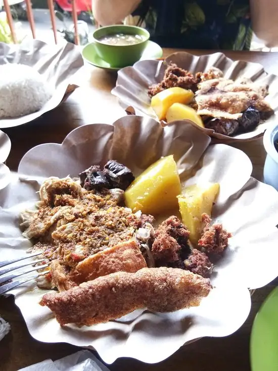 Gambar Makanan Warung Babi Guling Ibu Oka 2 20