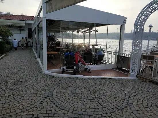 Küçüksu Kasrı Restaurant Cafe'nin yemek ve ambiyans fotoğrafları 8