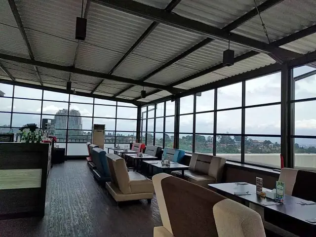Gambar Makanan Skylight Cafe, Resto & Lounge 3