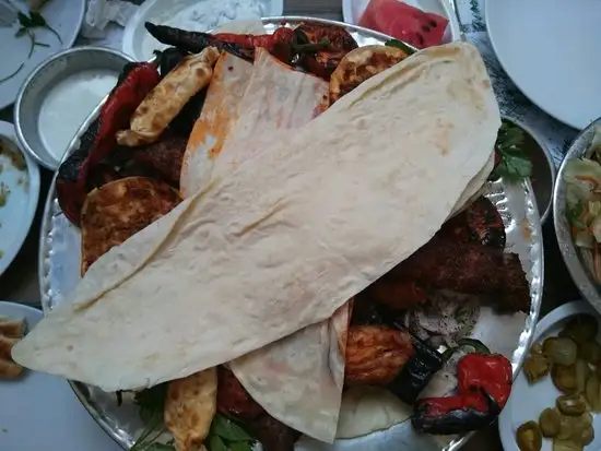 Urfa Anzelha Sofrası'nin yemek ve ambiyans fotoğrafları 21