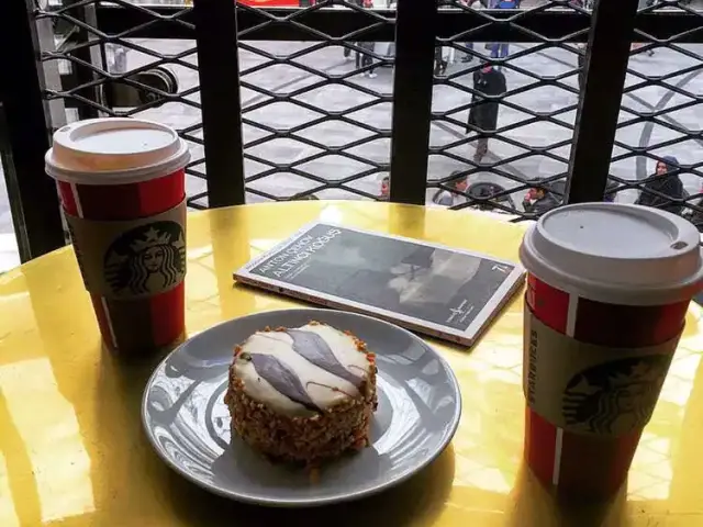 Emaar Starbucks'nin yemek ve ambiyans fotoğrafları 16