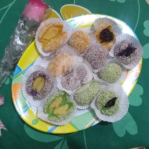 Gambar Makanan Onde-Onde Ungu Bu Poer 8