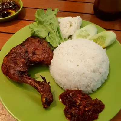 Ayam Bakar Khas Solo Megaria