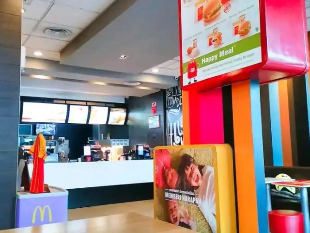 Gambar Makanan McDonald Ciputat 4