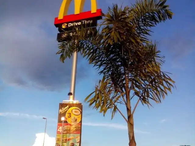 McDonald's Drive-Thru Food Photo 4