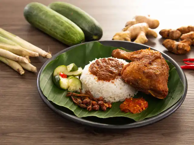 Nasi Ayam Penyet Lucy