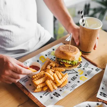 Gambar Makanan Shmurger Cafe 20