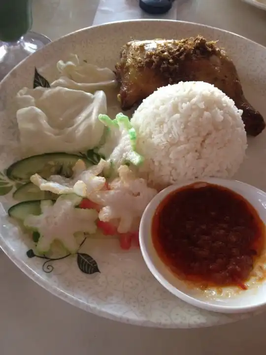 Ratu Ayam Penyet Food Photo 5