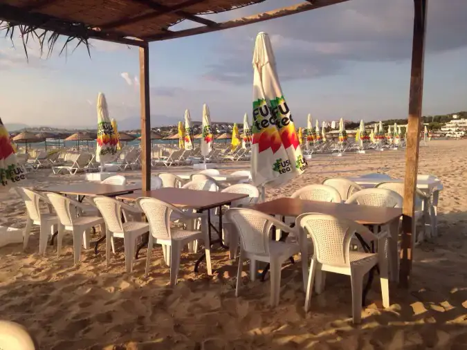 Mert Beach Cafe