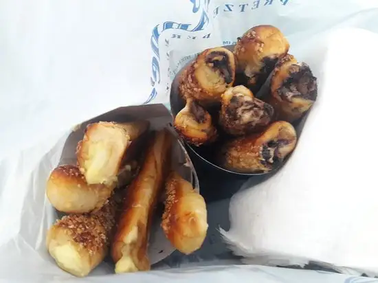 Gambar Makanan Auntie Anne's Pretzel 3