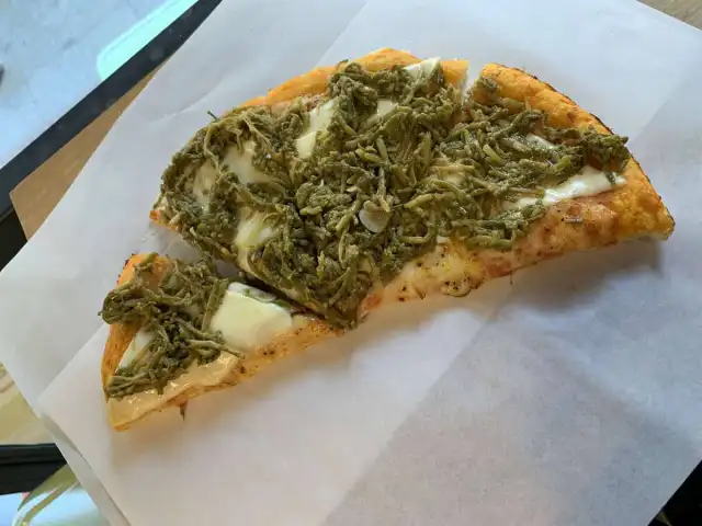 Gorgonzo Pizza'nin yemek ve ambiyans fotoğrafları 10