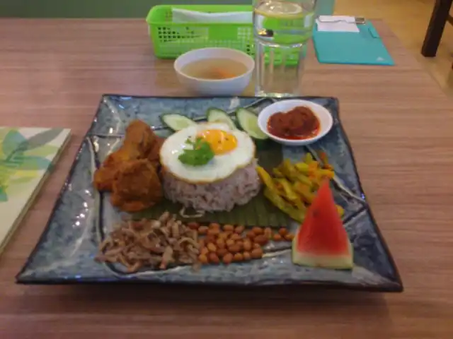 Simple Life Healthy Vegetarian Restaurant Food Photo 9