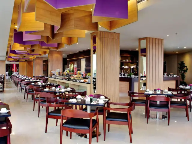 Gambar Makanan Mezzanine Restaurant - Atria Hotel 7