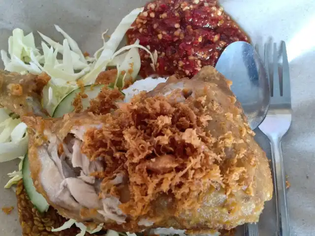 Ayam Gepuk Pak Raden Food Photo 2