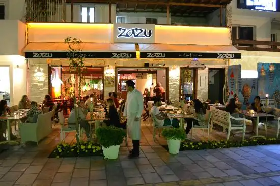Zazu Cafe Restaurant Bar'nin yemek ve ambiyans fotoğrafları 1