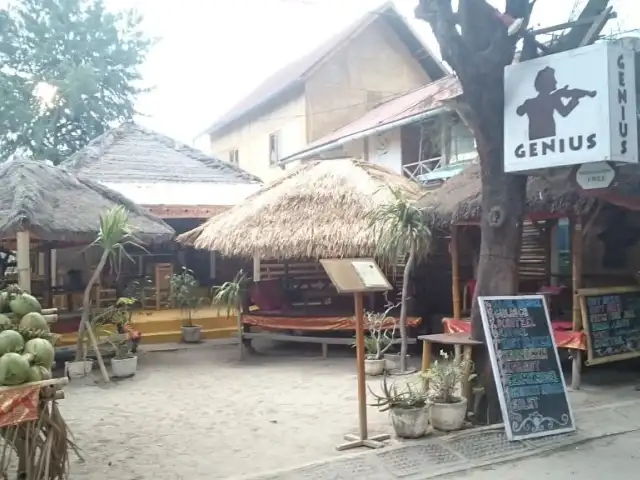 Gambar Makanan Genius Beach Bar and Restaurant 2