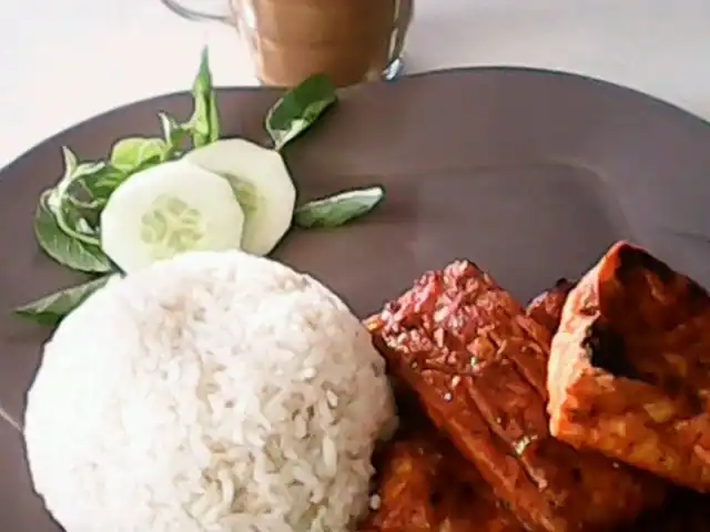 Gambar Makanan Lesehan Kolam Ikan 5