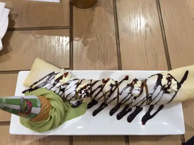 Gambar Makanan Gojira Ice Cream Bar 11
