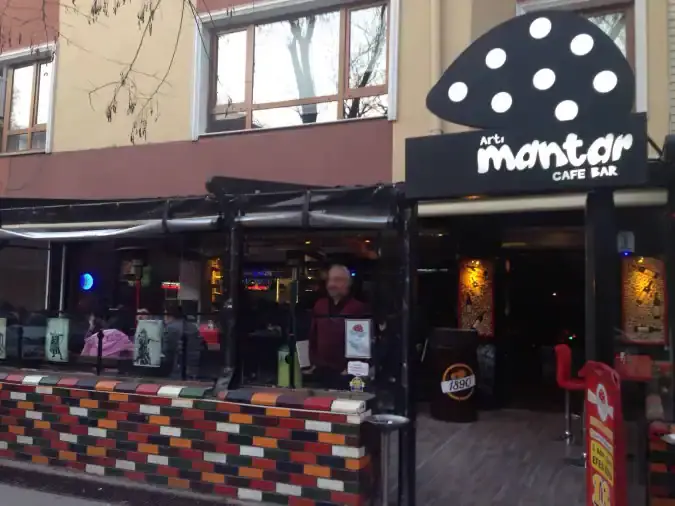 Artı Mantar Cafe Bar