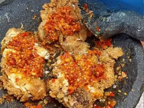 Ayam Geprek Sambal Mantab Pak Tiyo, Klender