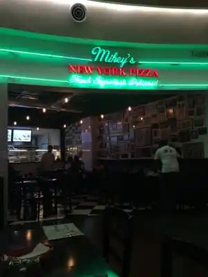 Mikey&apos;s New York Pizza Food Photo 5