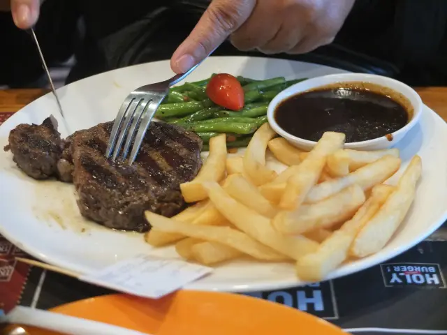 Gambar Makanan Steak Hotel by Holycow! 13