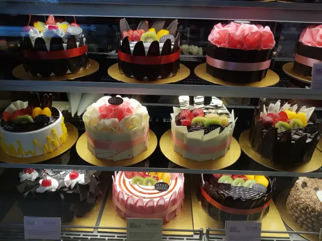 Gambar Makanan Capital Bakery & Cake 10