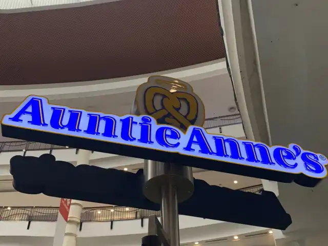 Auntie Anne's Food Photo 1