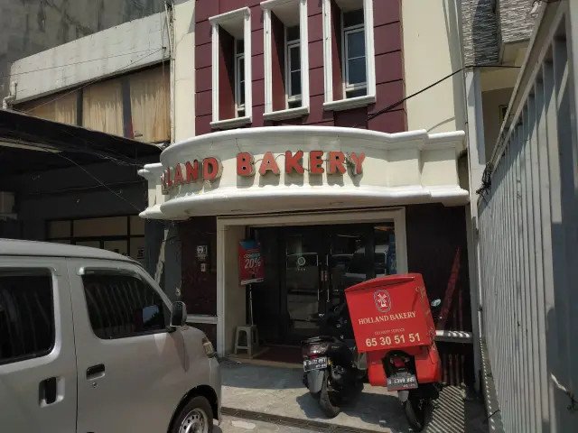 Gambar Makanan Holland Bakery 16