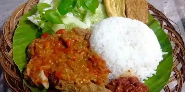 Kedai Geprek Dan Burger Deyupa, Handil Kopi