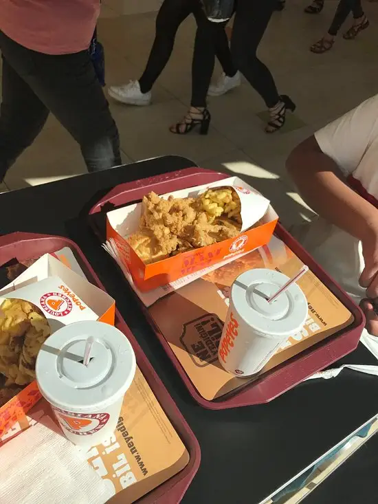 Popeyes Louisiana Kitchen'nin yemek ve ambiyans fotoğrafları 4