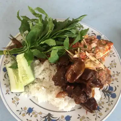 Kedai makan Kak Nora kuchai lama (opposite Kfc)