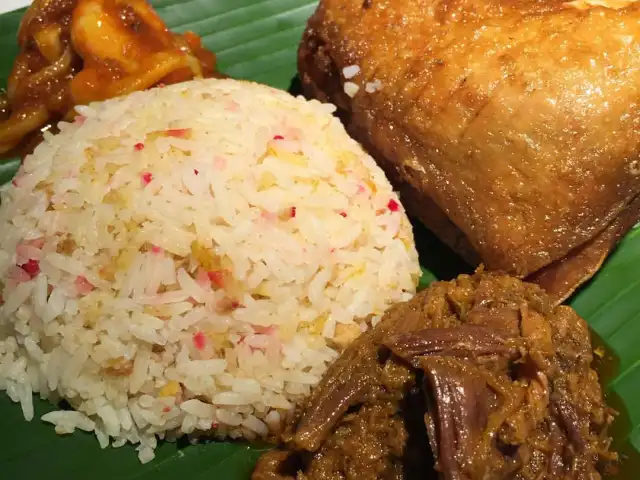 Madam Kwan's Food Photo 1