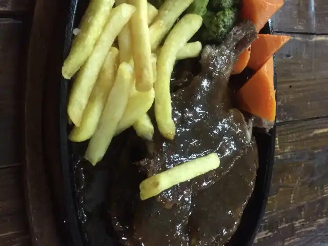 Station 21 Sizzling Steak Food Photo 11