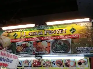 JJ Ayampenyet